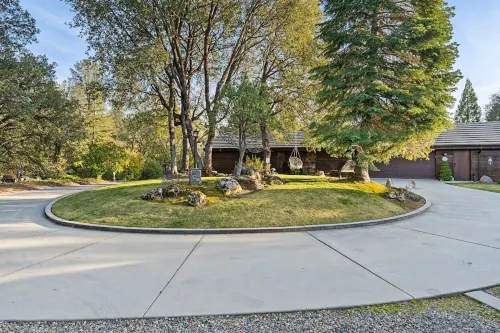 Mountain Oasis! Indoor Hot Tub, Game Room, VIEWS!