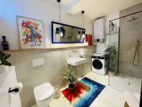 Studio Arty en Sous-sol Niché au Cœur dun Immeuble Remarquable Face aux Parcs!