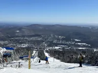 Gorgeous ski retreat apartment with fireplace and Mountain View. Hotels in Dover