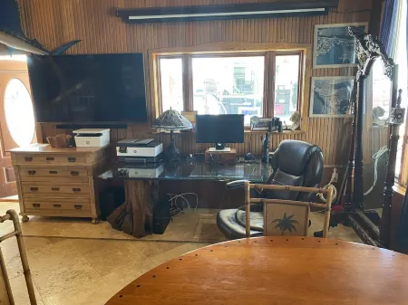 Living Life Dockside