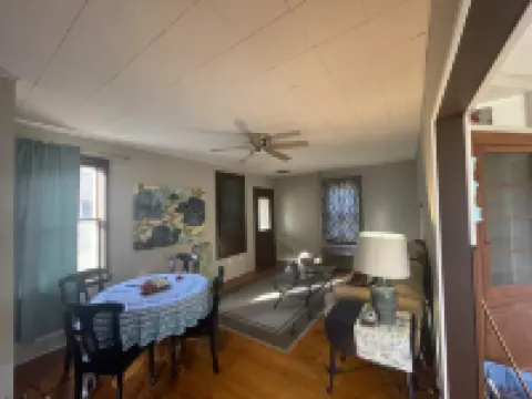 Completely remodeled lower unit in historic 1880's house. Hotels in Ishpeming