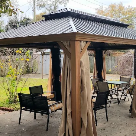 Spacious 4-bedroom house in the heart of the Garden District with ample parking.