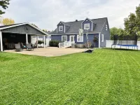 The Perfect Getaway - minutes to Cedar Point & Kalahari,  Fishing Boats Allowed!