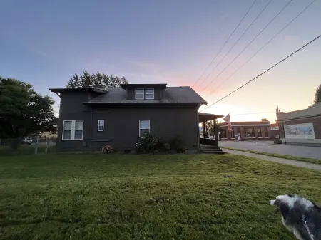 Pioneer Heritage Apt 2 Downtown Ridgefield