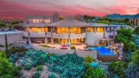 BIGGEST BEST MANSION In NE Scottsdale Area- VIEWS, Infinity Pool, MOVIE THEATER! 데세르 비스타 공원 주변 호텔