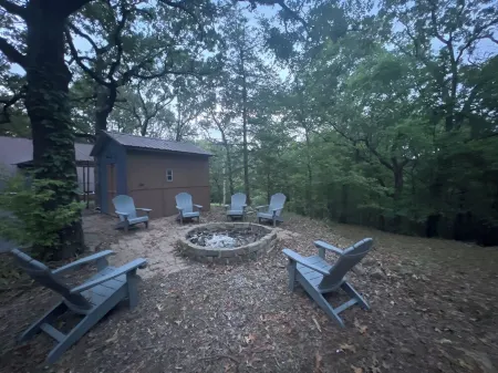 Wister Ridge Aframe Cabin - Sleeps 6 and just 3 minutes from the lake!