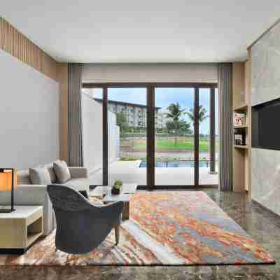JW Marriott Bengaluru Prestige Golfshire Resort & Spa Rooms