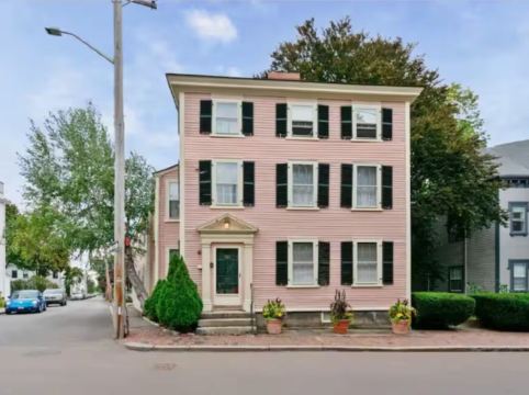1Br on Salem Common l Steps to Witch Museum l Fenced in Yard + Parking