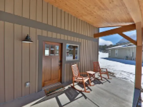 Have Fun/Relax in a Gorgeous Mountain Home, Well Equipped, Great Location フレイザーのホテル