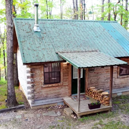 Couples Getaway Near Hot Springs-Jacuzzi and Hot Tub Overlooking Mountains!
