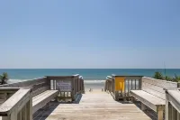 Summer Winds, First Floor Poolside, Oceanfront 3br. 2.5ba. Sleeps 9 Linens incl.