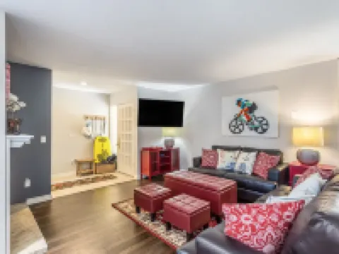 Spacious Beach House Hotels in Solana Beach