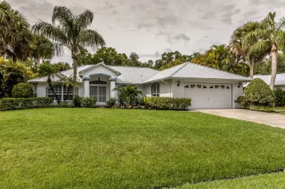 Tropical Perfection!  3 BR/2 BA & HEATED POOL! Close to beaches, WiFi