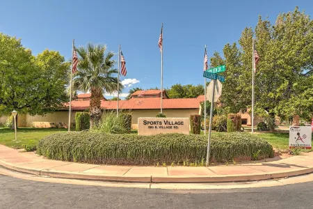 Cozy Cactus Condo, Mountain View Patio, Pools, Hot Tubs, Gym, Pickleball, Resort