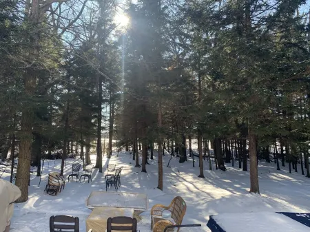 *New*Magical,Mountain lakehouse w creek/hottub/fireplace/sauna/boat/gameroom/4br