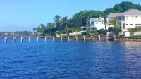 2 Bedroom 1,079 sf Cottage. Dock. Full Kitchen, WI-FI,HDTV, Parking & Pets ok.