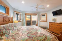Panoramic Views! 7BR - 8BA - Elevator- Pool - Hot Tub - Game Room - Theater