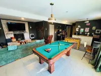 Cozy Family Friendly Cottage: GameRoom, Fire Pits & Mtn Views, Mins 2 Ski Resort