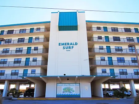 Set of beach chairs & umbrella included Отели рядом с достопримечательностью «Наварр Бич Си Тертл Консервейшен Сентер»