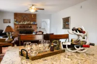 Family READY!!!! 4 U Hotels in Ponderosa Park