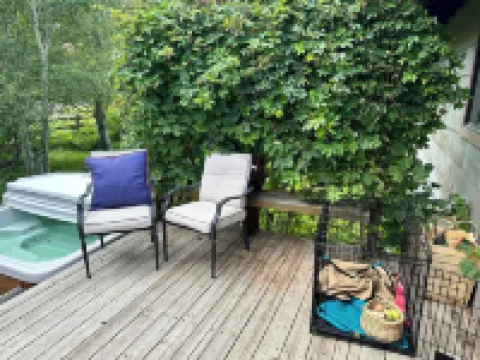 12 minutes to Grand Teton National Park. Pet Friendly.