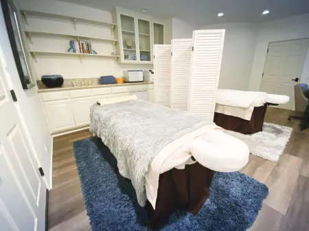 Gorgeous Spanish-style Home with Stunning Ocean Views. New Stil™ jacuzzi! Отели рядом с достопримечательностью «Шерман Лайбрари & Гарденс»