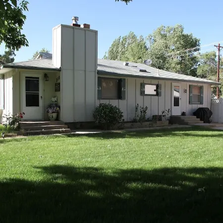 Grandma & Grandpa's House, Come Enjoy the Mountains   STR - 136