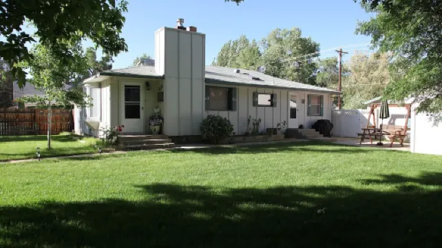 Grandma & Grandpa's House, Come Enjoy the Mountains   STR - 136