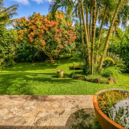 AIR CONDITIONED HOME FEATURED ON TV - CLOSELY LOCATED TO BEAUTIFUL N SHORE BEACH