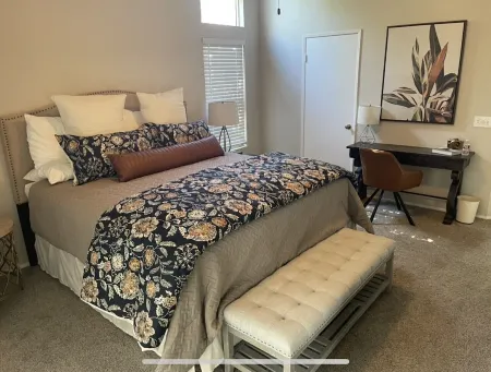 Beautiful Remodeled Palm Desert 3 bedroom 2 bath with an office Home Отели рядом с достопримечательностью «Палм-Дезерт Палмс»