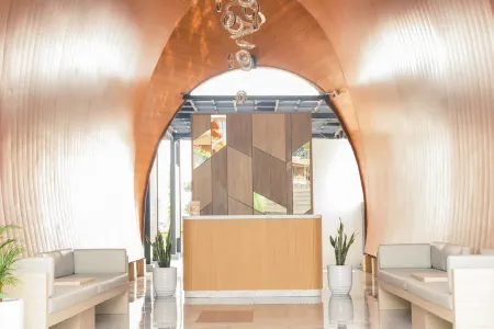 Pakuhaji Highland Eco Resort Отели в г. Ngamprah