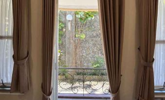 Inez Apartment 5