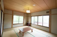 Picnicbase & Hostel Các khách sạn gần コアハウス2in1（2in1スキー場センターハウス）