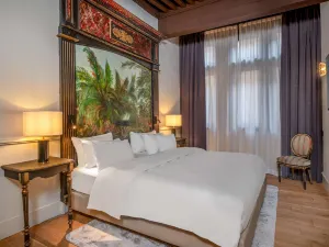 Cour des Loges Lyon, A Radisson Collection Hotel