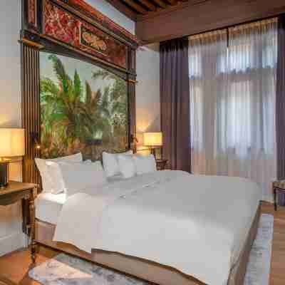 Cour des Loges Lyon, A Radisson Collection Hotel Rooms