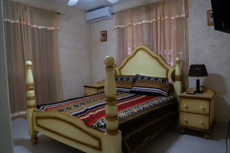 Marzalea 4 bd Villa by ZenBreak