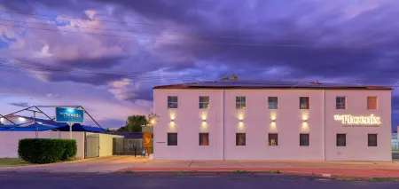 The Phoenix Artesian Spa Resort and Accommodation