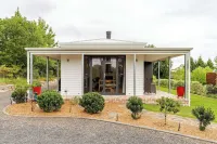 Charming Luxury Rural Cottage Close to National Parks and City of Sydney Hotel dekat Turner Fire Trail Loop walk