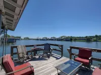 Lakeside Landing on Lake Dora w/ Boat Dock