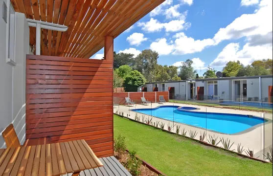 河畔歐申格羅夫汽車旅館套房度假小屋