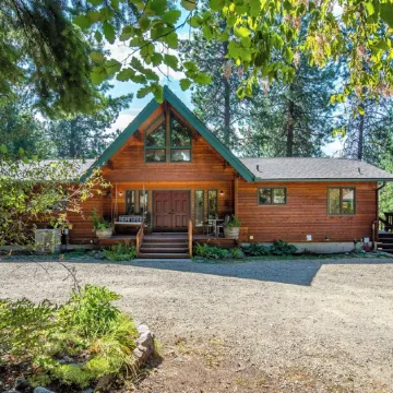 Lake Mountain Lodge - Family Time and Adventures