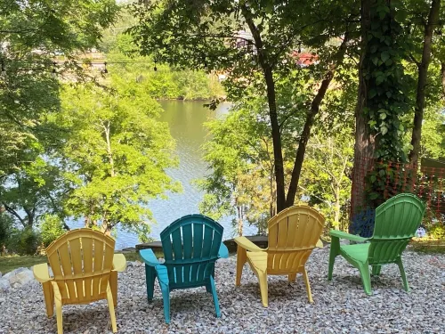 Hot Tub / Top 1% /  Kayaks /  950 Mbp /  Pets /  PickleB Hotels in Garland County