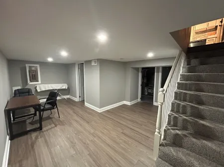 Spacious 4-bedroom house with AC and WiFi in fabulous Silver Spring Отели рядом с достопримечательностью «Серебряная весна»