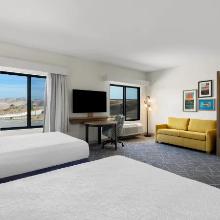 Hampton Inn & Suites by Hilton Corona