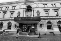 First Hotel Statt Hotels near Unique Dive & Travel