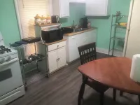 Nice little hideaway close to all the downtown amenities