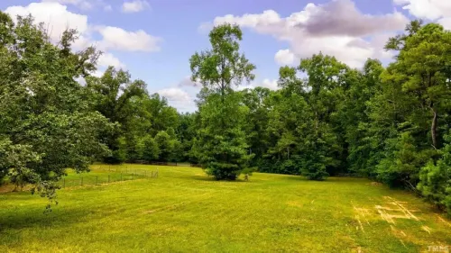 Sovereign Cottage - Hot Tub/Outdoor Space/10 Acres Farm Land.4 Bedrooms 3 Baths