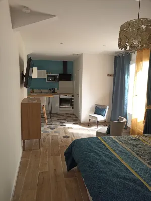 Studio in the heart of a village on the banks of the Loire Hôtels à : Saint-Clément-Des-Levées