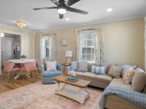 Cottage Row: Daphne Hoteles en Laurel