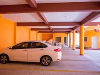 OYO Hotel la Playa - parking